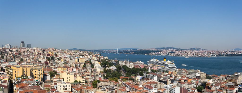 Río Bosforo Estambul Turquía