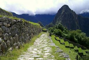 Camino Sagrado Machu Picchu. Lima - Cuzco - Piscacucho - Huayllabamba - Llulluchapampa - Warmiwañusca - Pacaymayo - Runcuracay -